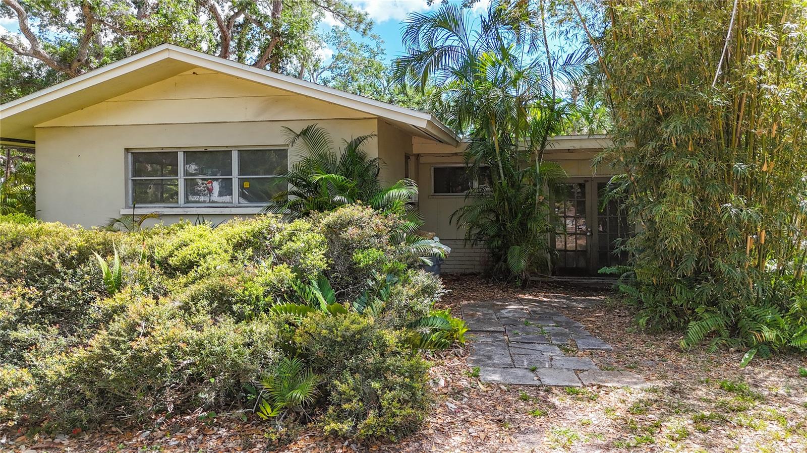 780 INDIAN BEACH CIR, SARASOTA, FL, 34234