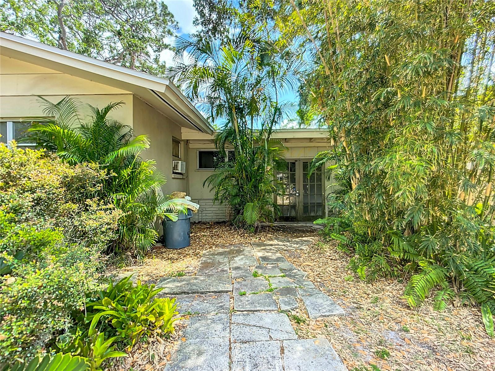 780 INDIAN BEACH CIR, SARASOTA, FL, 34234