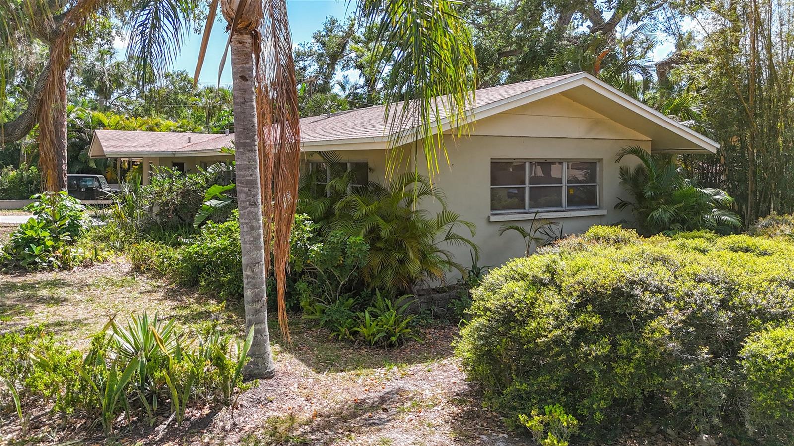 780 INDIAN BEACH CIR, SARASOTA, FL, 34234