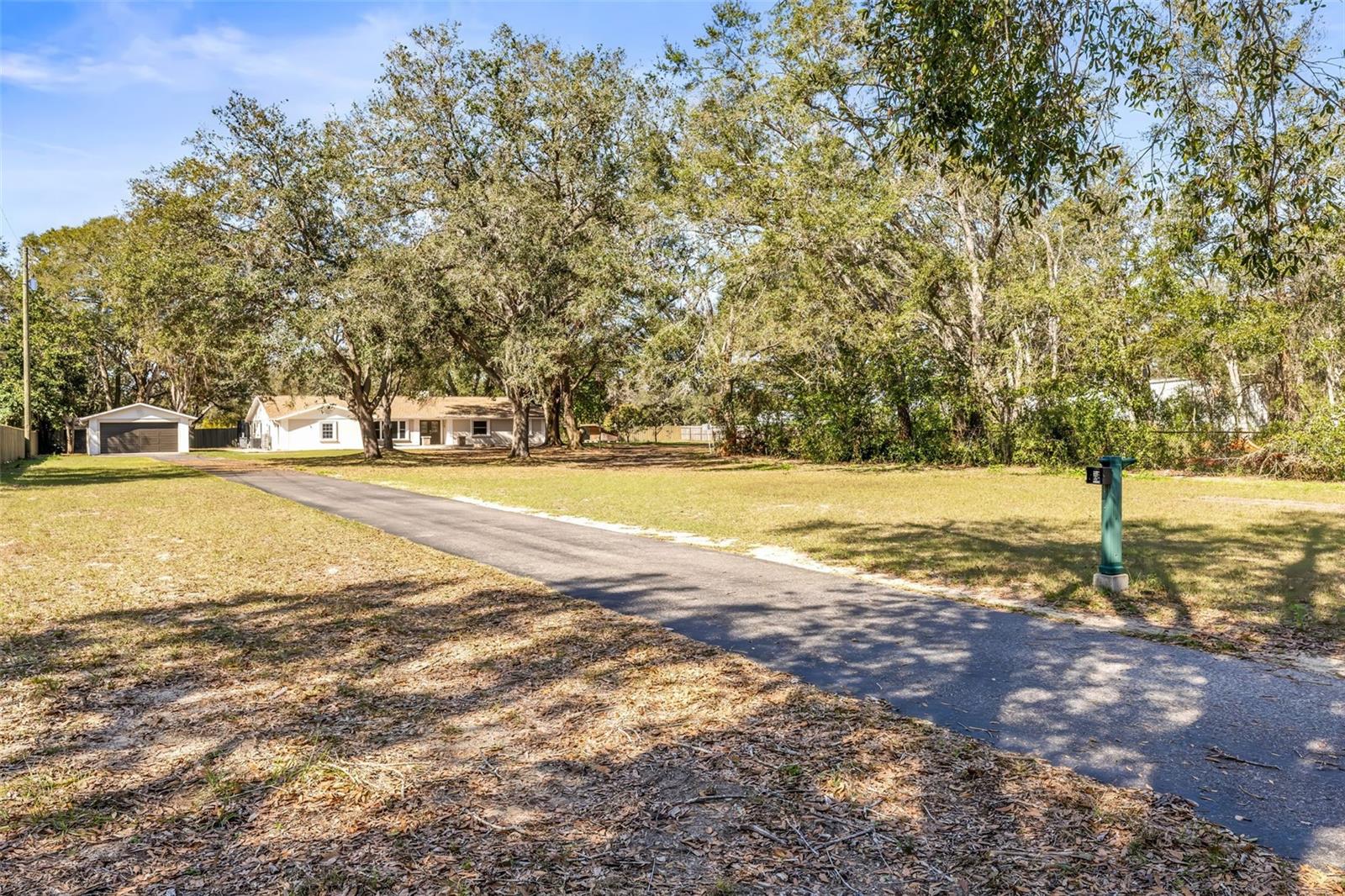 1122 S MULRENNAN RD, VALRICO, FL, 33594