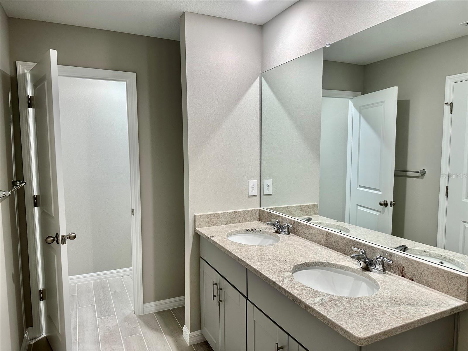 5852 OCEAN ISLE DR, NOKOMIS, FL, 34275