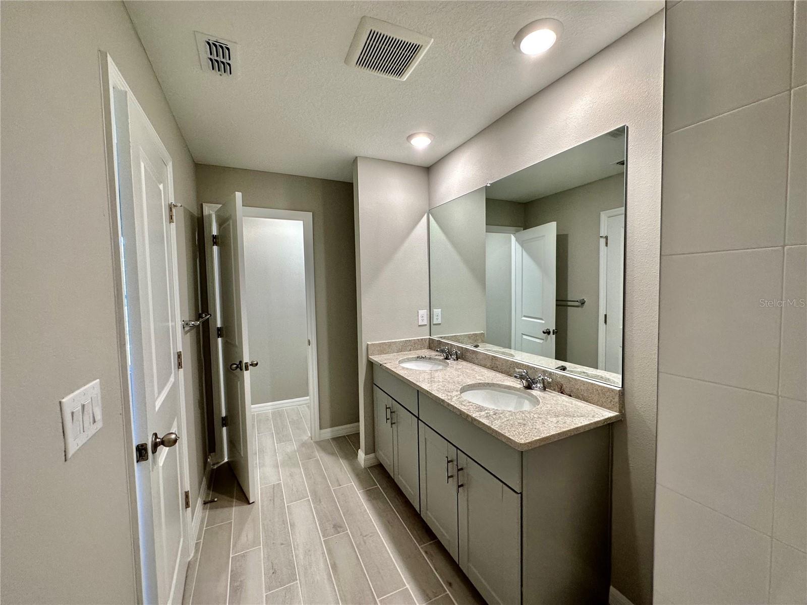 5852 OCEAN ISLE DR, NOKOMIS, FL, 34275