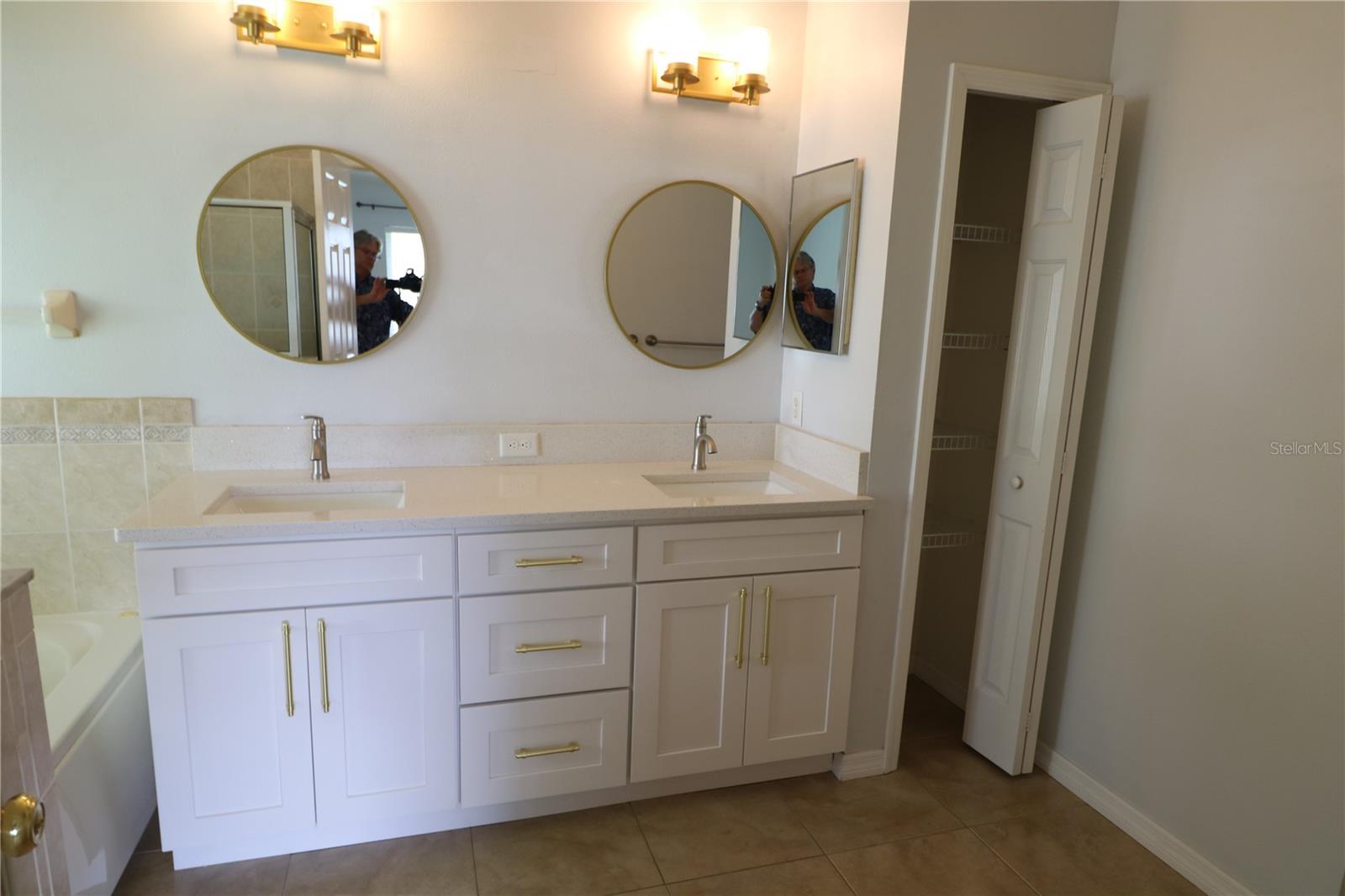 4115 HARBOR LAKE DR, LUTZ, FL, 33558