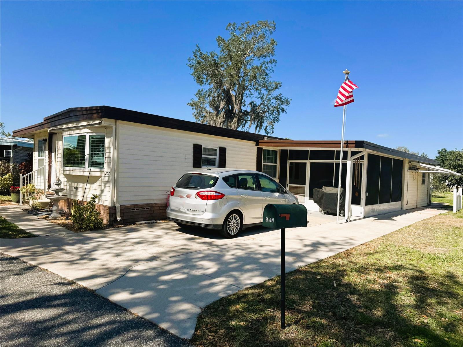 207 JACARANDA DR, LEESBURG, FL, 34748