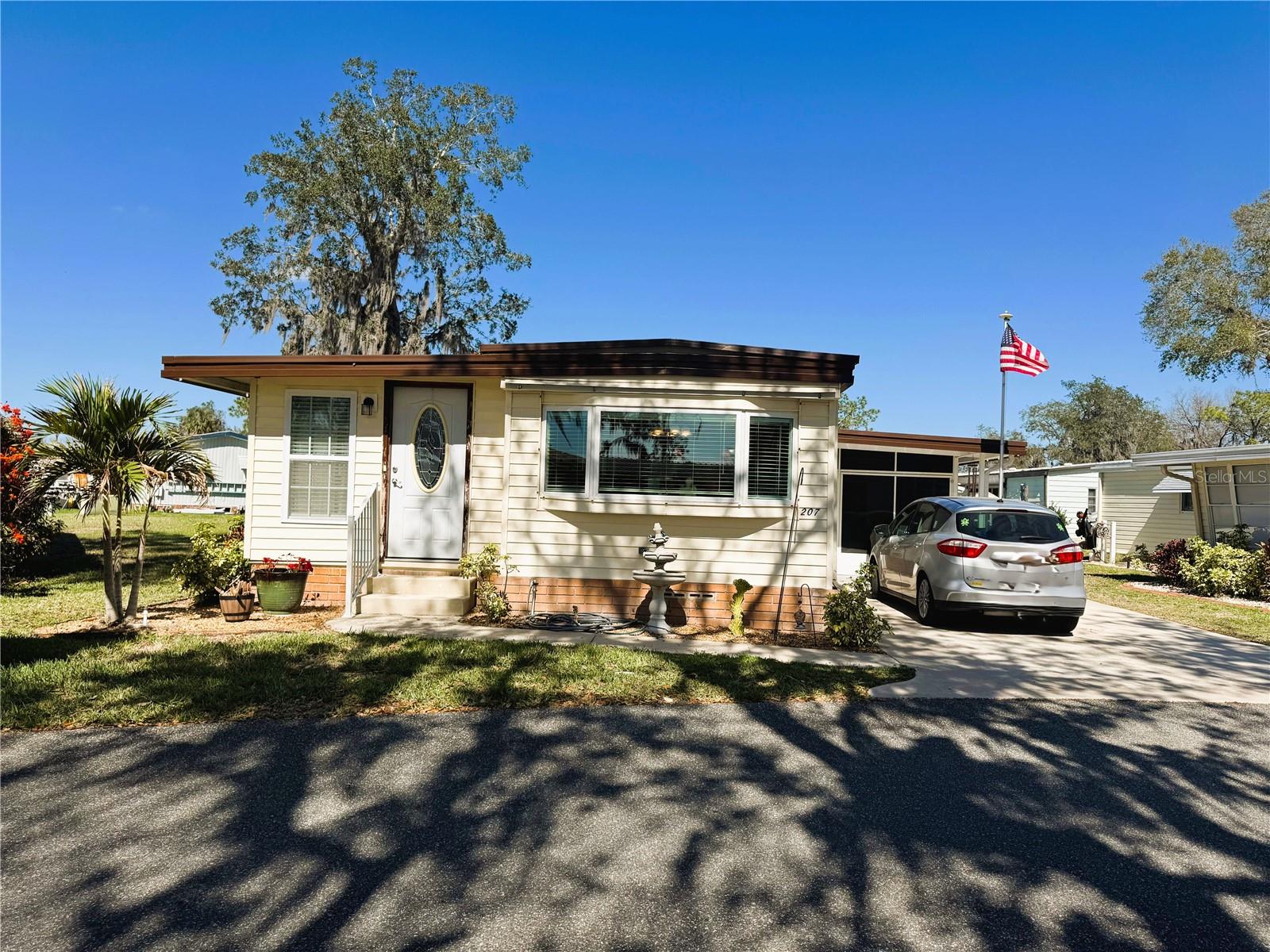 207 JACARANDA DR, LEESBURG, FL, 34748