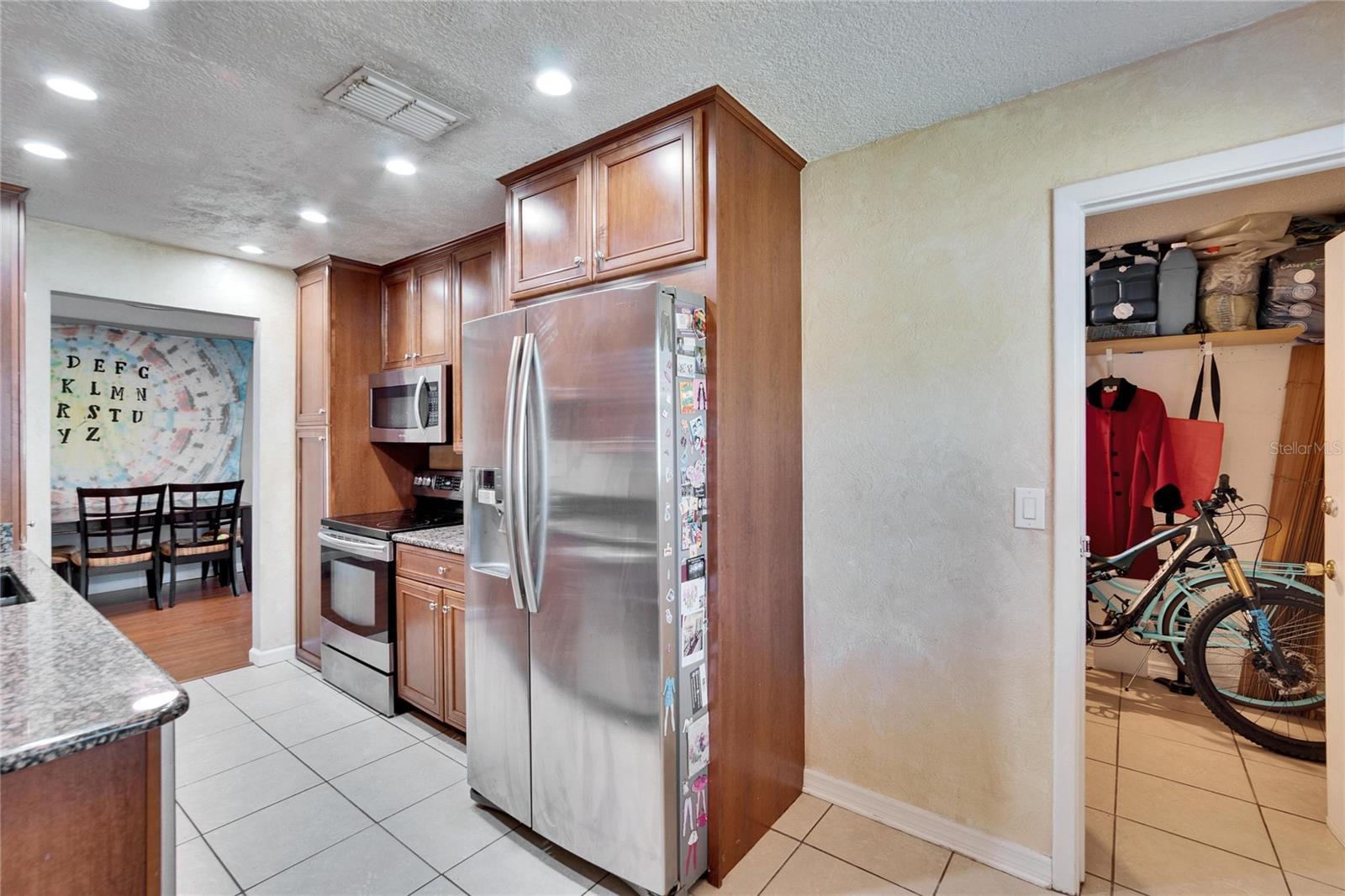 415 MAPLEWOOD CIR, OLDSMAR, FL, 34677