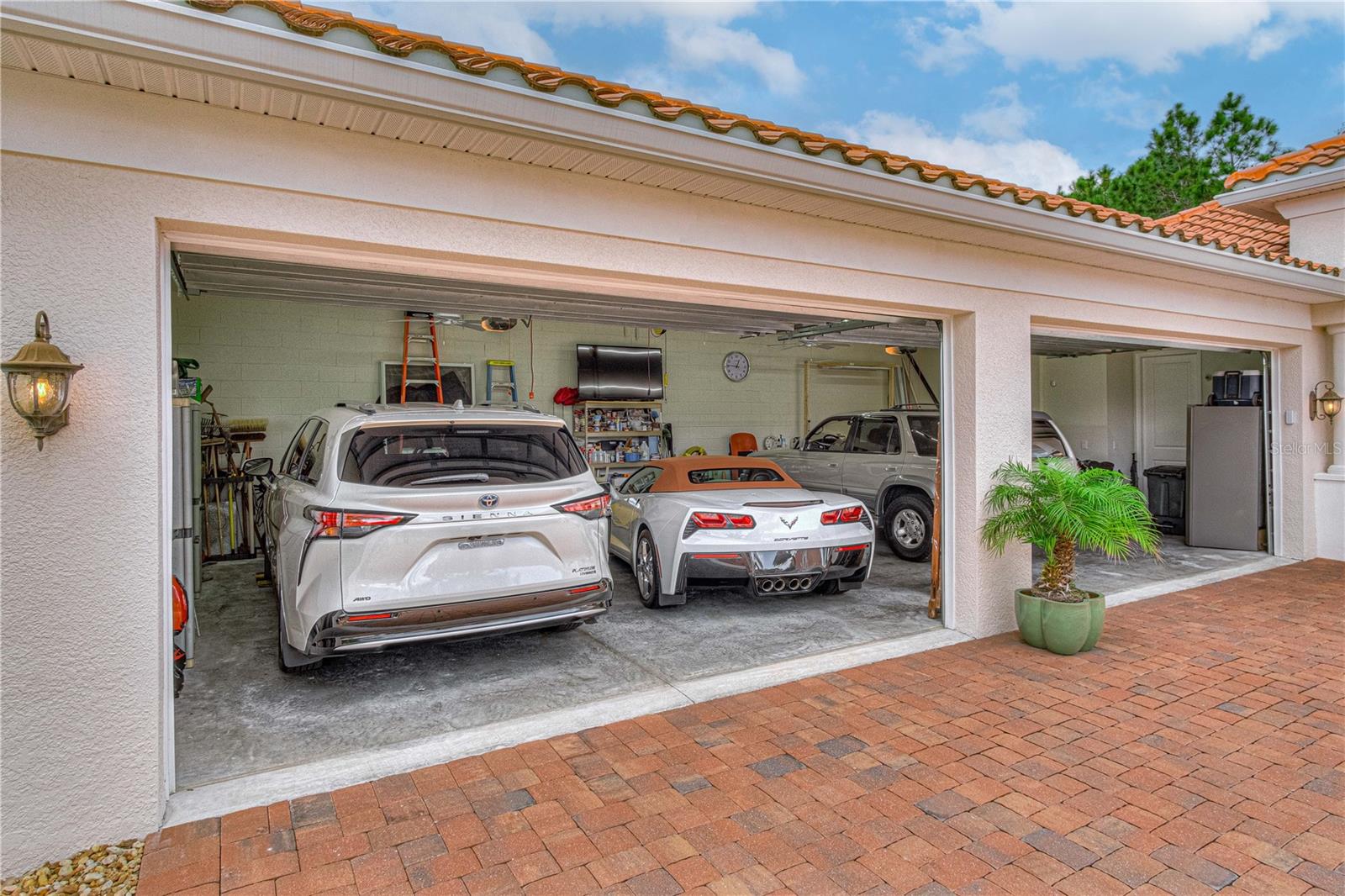 2916 W VENETIAN LAKE CIR, NEW SMYRNA BEACH, FL, 32168