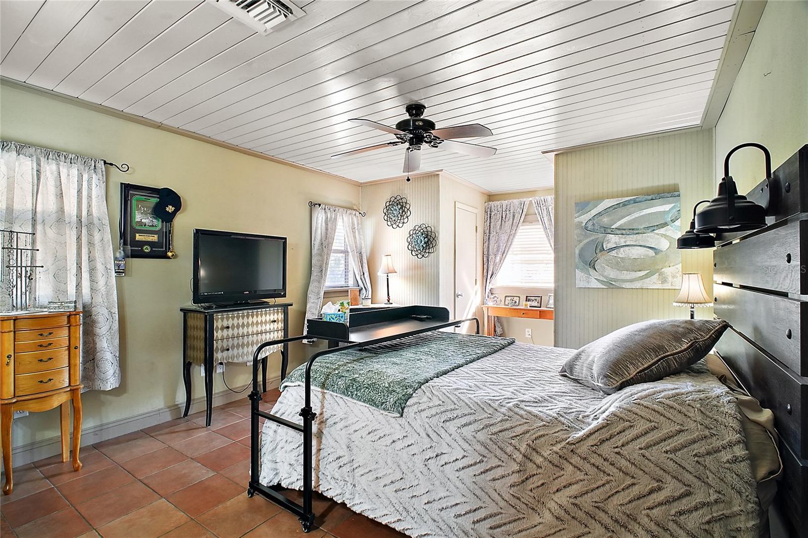 102 PALM WAY, TAVARES, FL, 32778