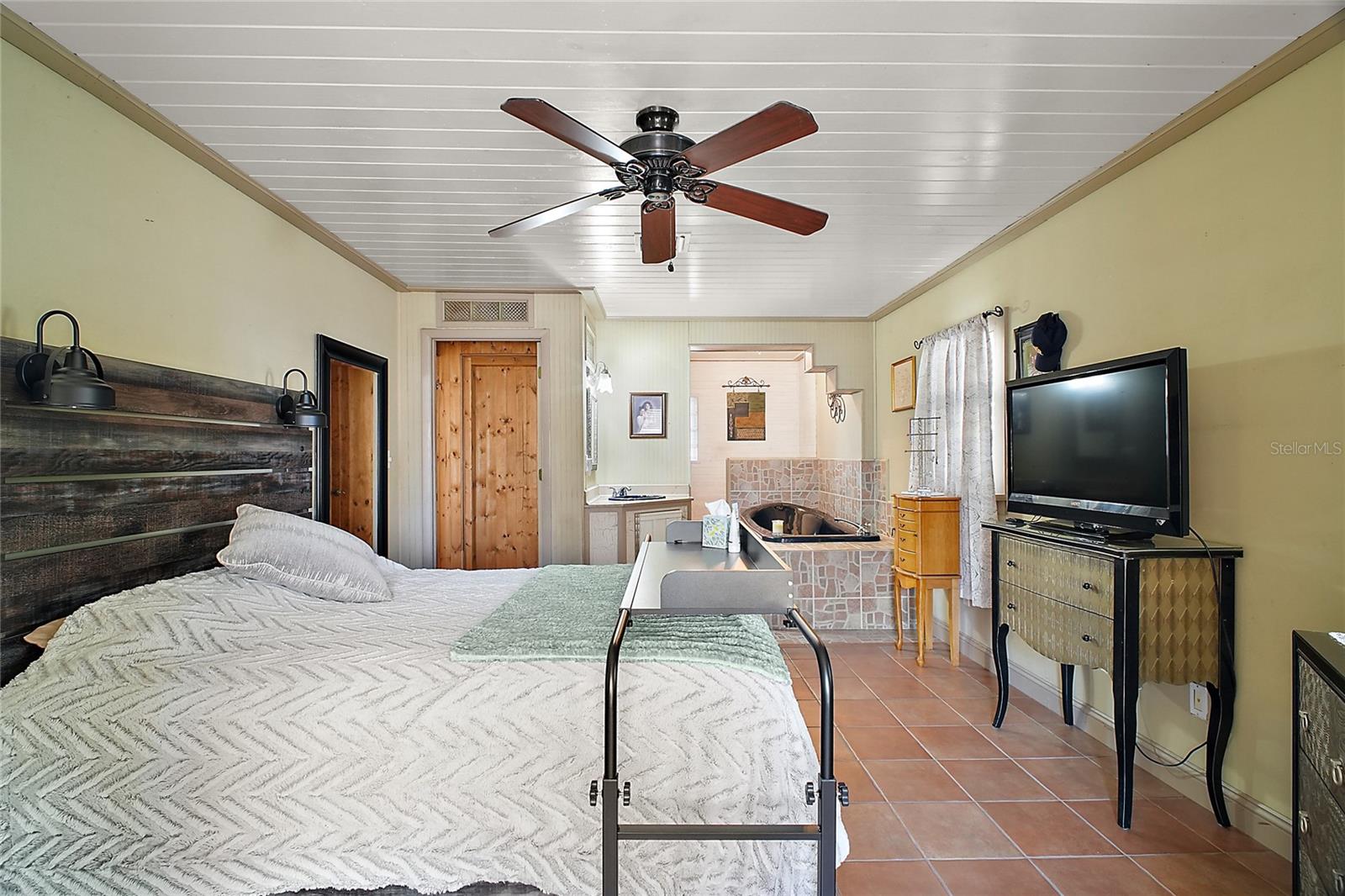 102 PALM WAY, TAVARES, FL, 32778