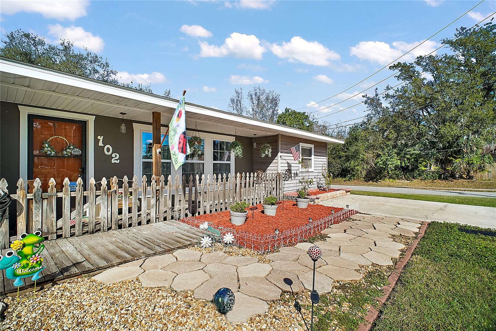 102 PALM WAY, TAVARES, FL, 32778