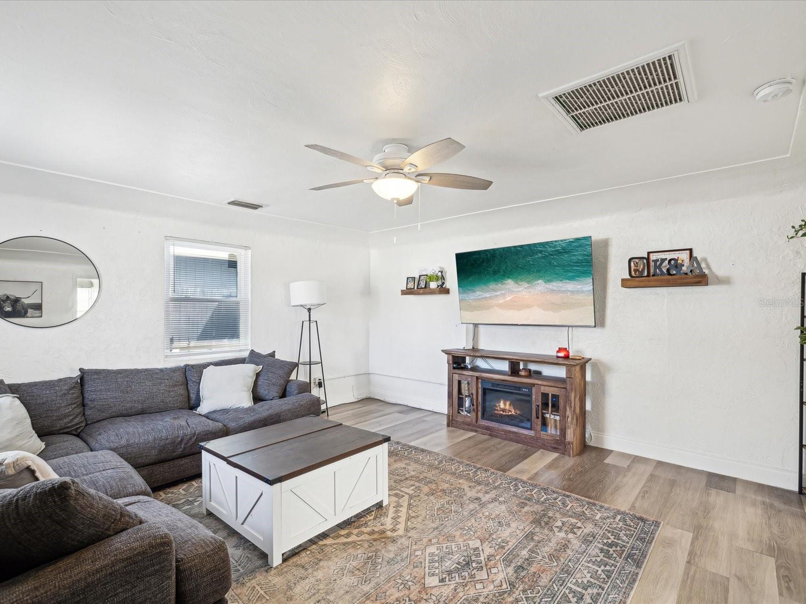 5605 43RD ST N, ST PETERSBURG, FL, 33714