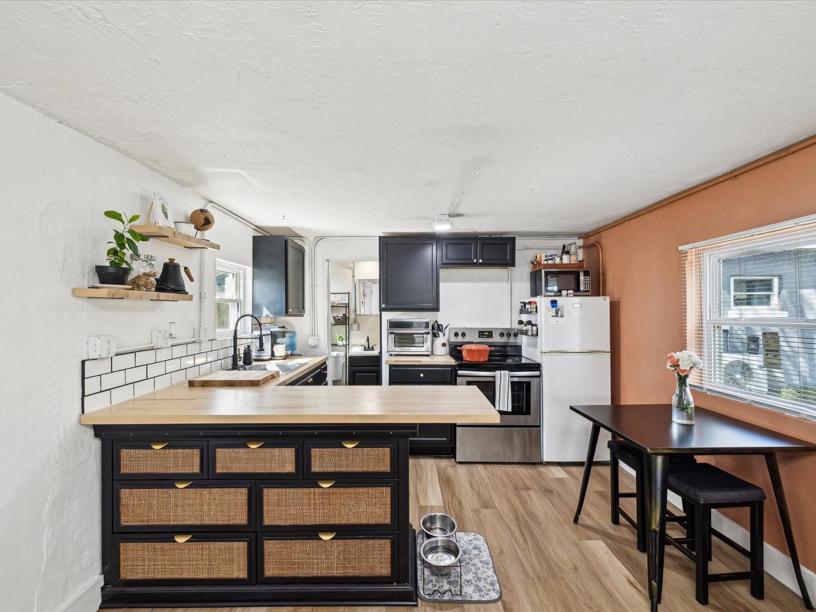 5605 43RD ST N, ST PETERSBURG, FL, 33714