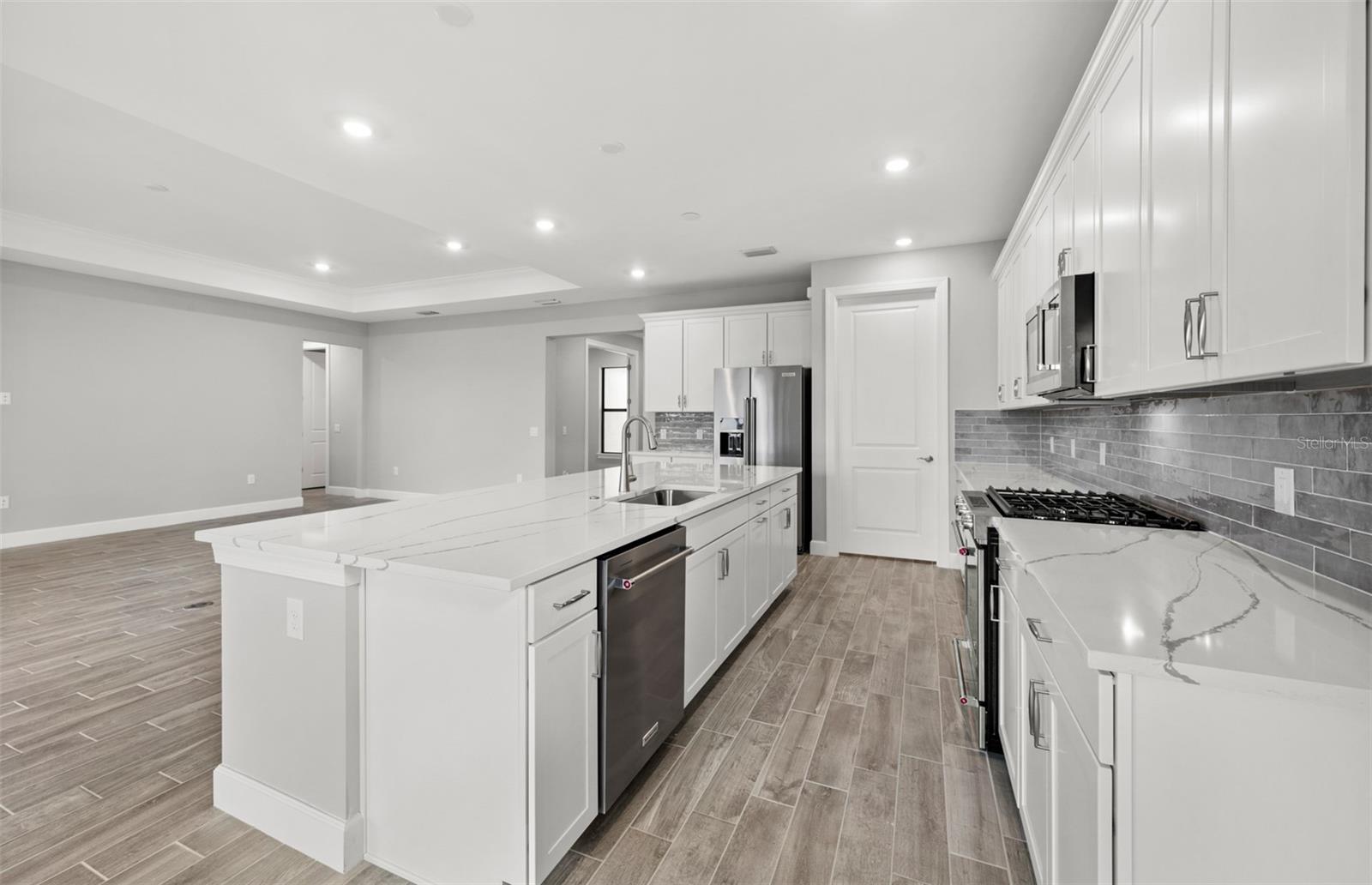 1813 PEPPER GRASS DR, NORTH PORT, FL, 34289