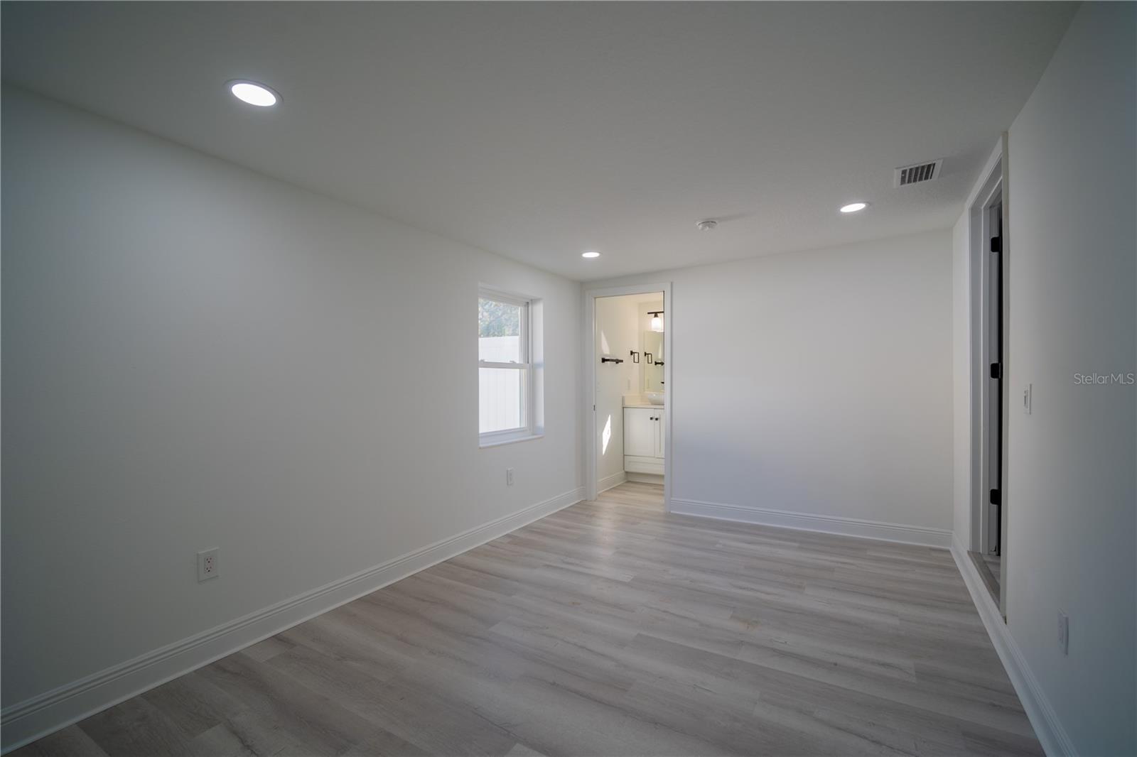 8901 N 20TH ST, TAMPA, FL, 33604