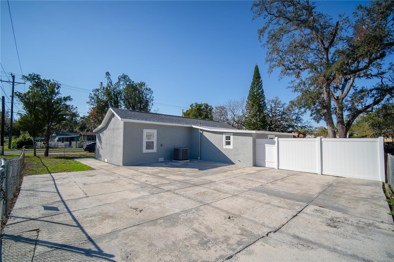 8901 N 20TH ST, TAMPA, FL, 33604