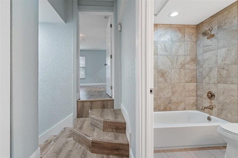 1605 E IDA ST, TAMPA, FL, 33610