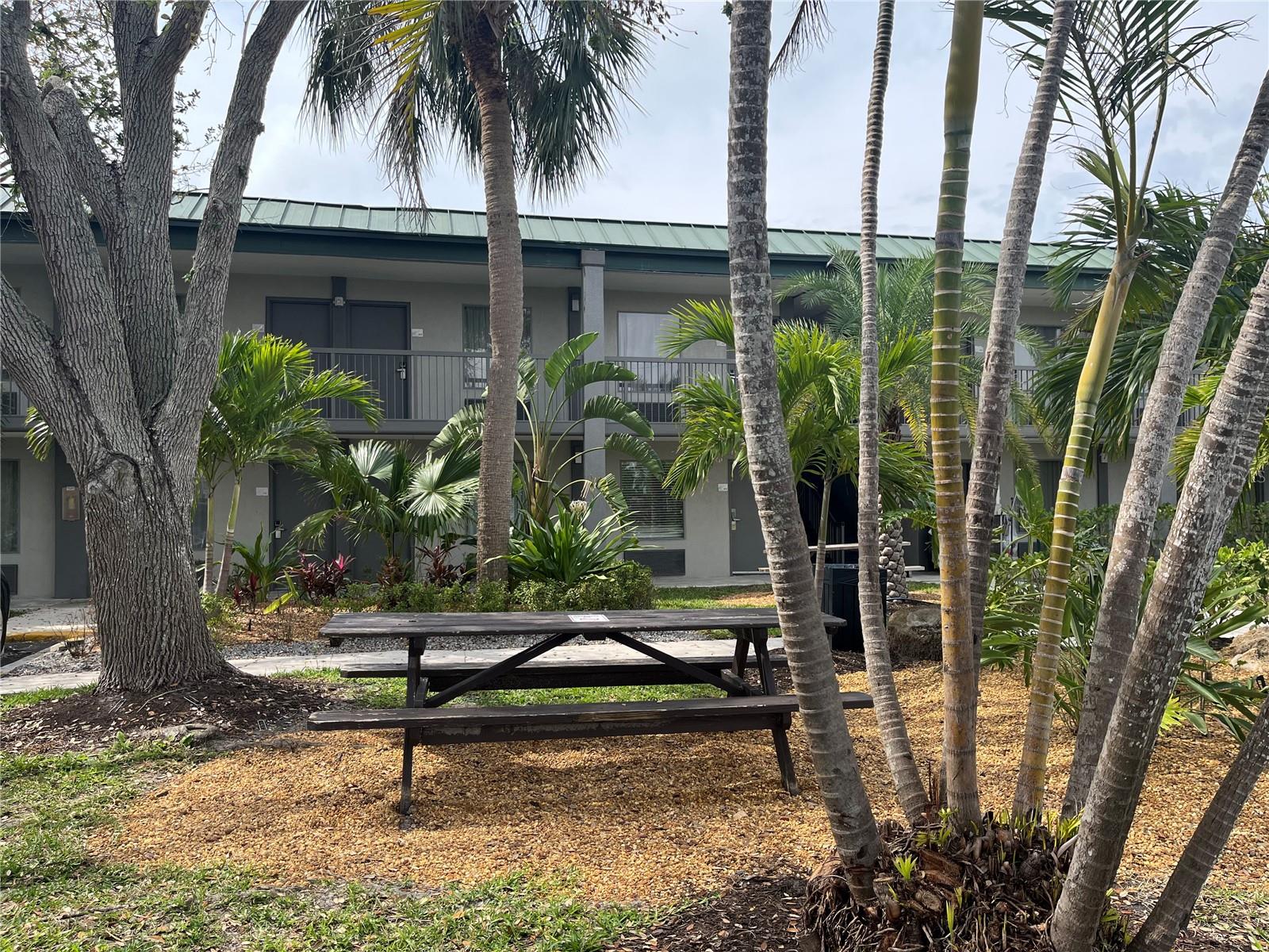 7150 N TAMIAMI TRL #S512, SARASOTA, FL, 34243