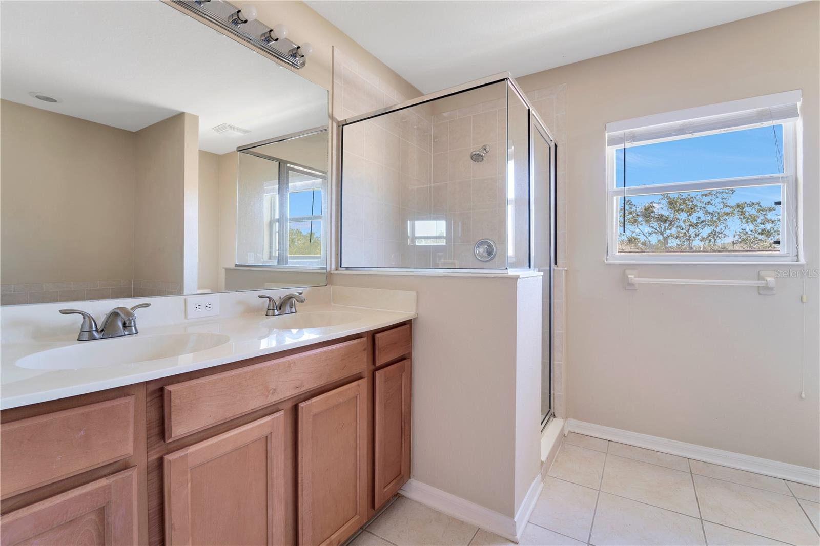 15107 SEAROBBIN DR, LAKEWOOD RANCH, FL, 34202