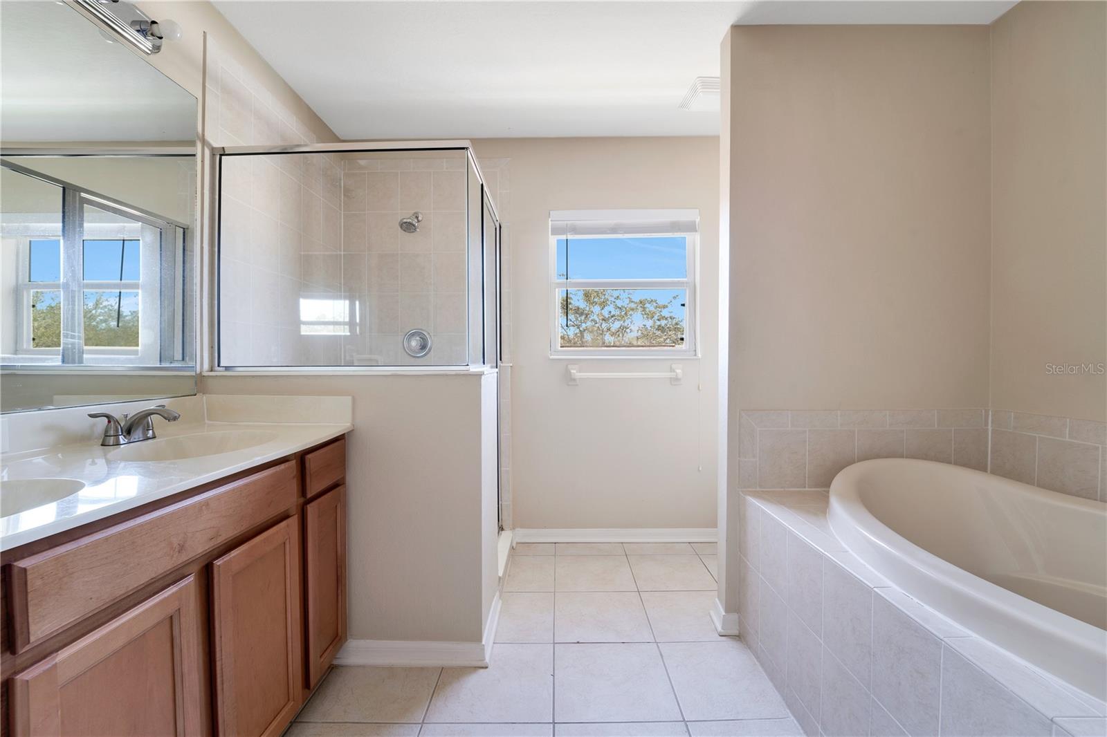 15107 SEAROBBIN DR, LAKEWOOD RANCH, FL, 34202
