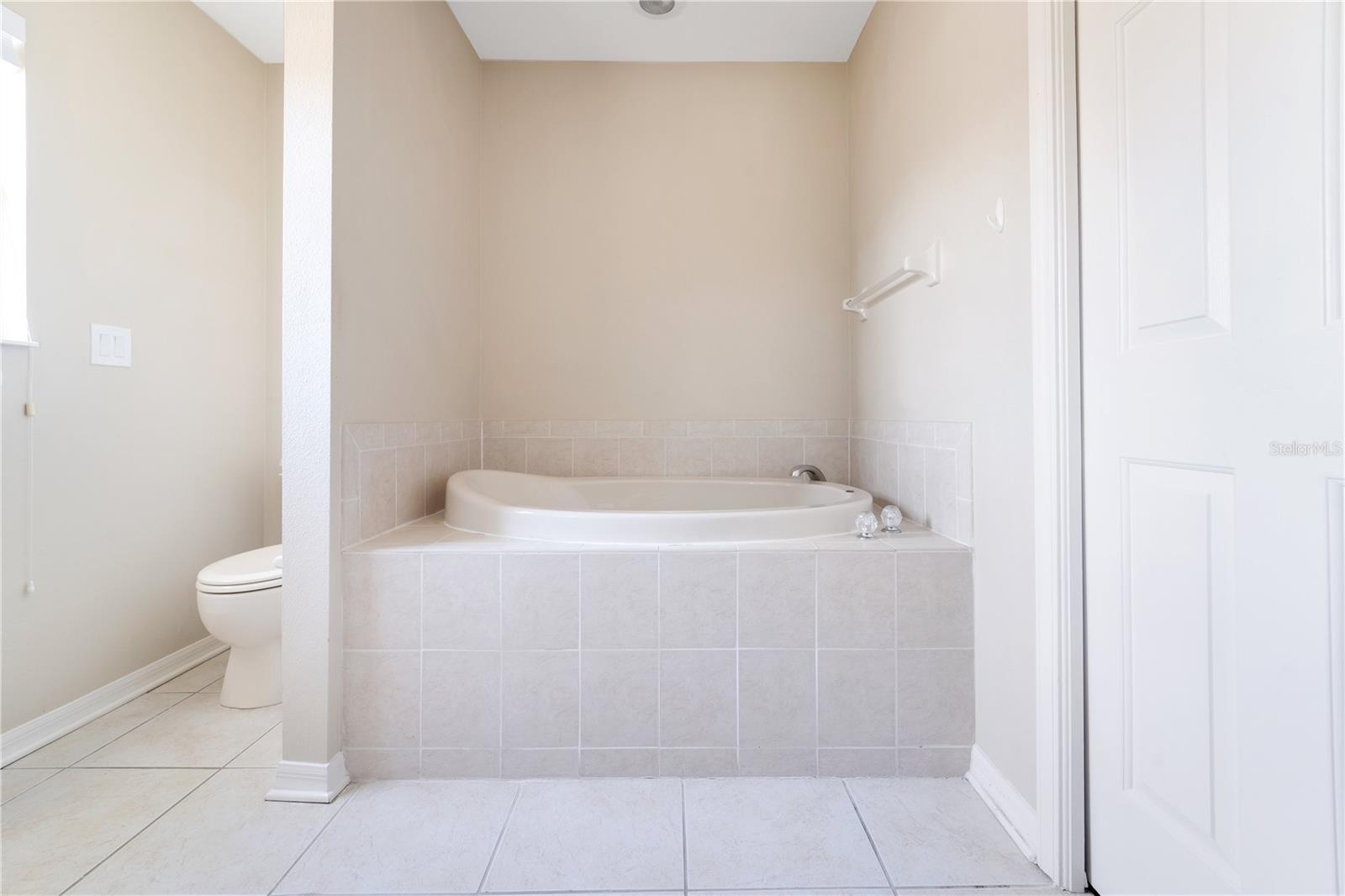 15107 SEAROBBIN DR, LAKEWOOD RANCH, FL, 34202