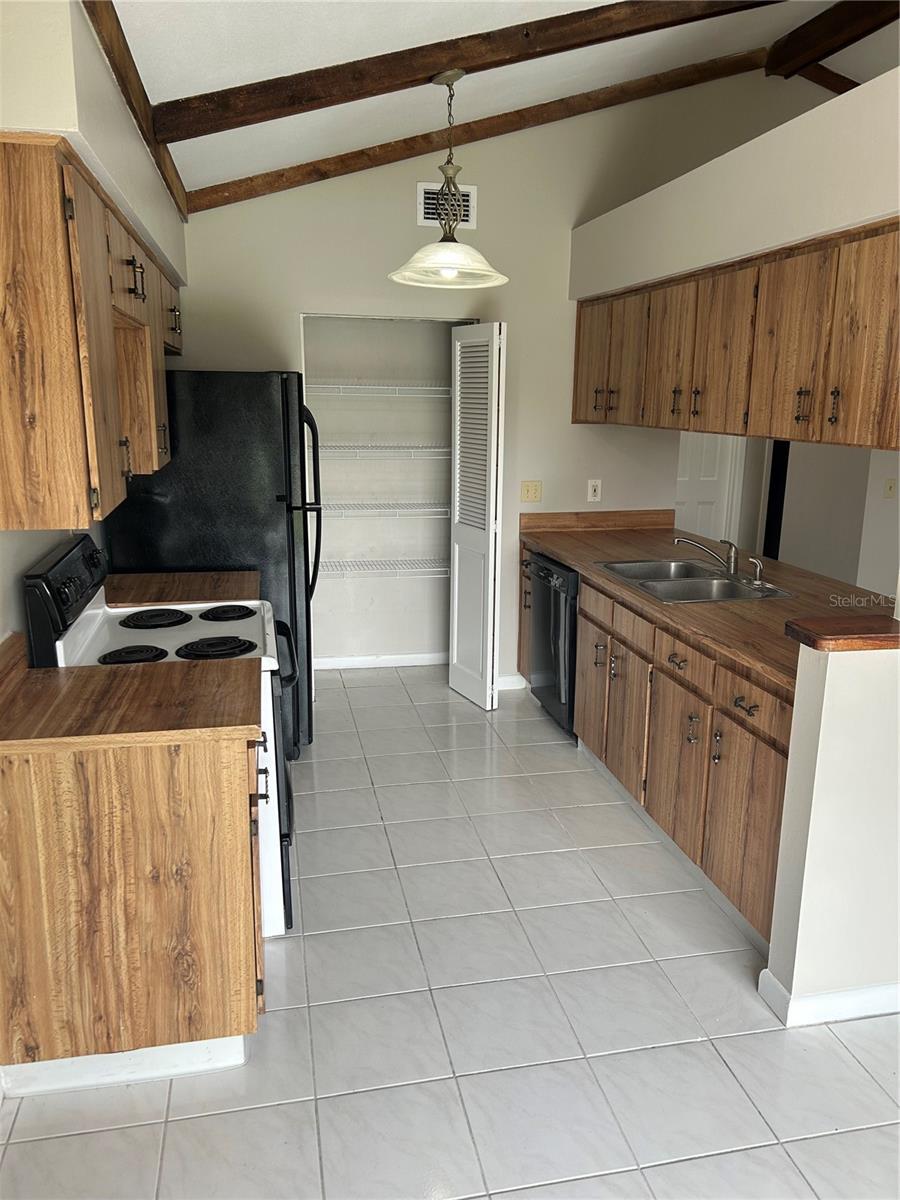 4022 DELLBROOK DR, TAMPA, FL, 33624
