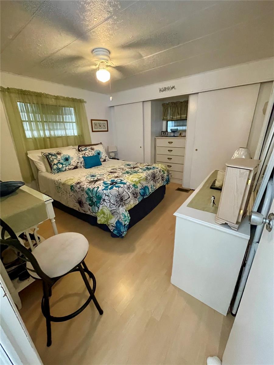 TB8353747 Property Photo