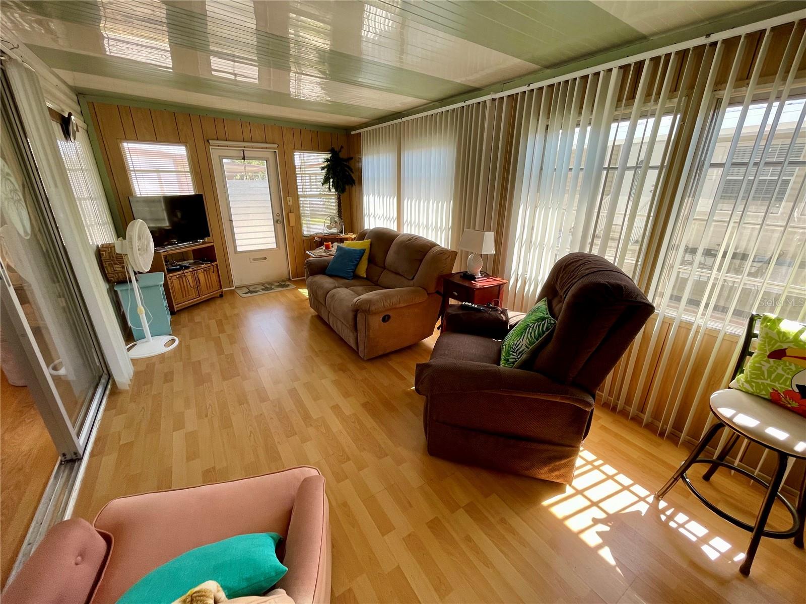 TB8353747 Property Photo