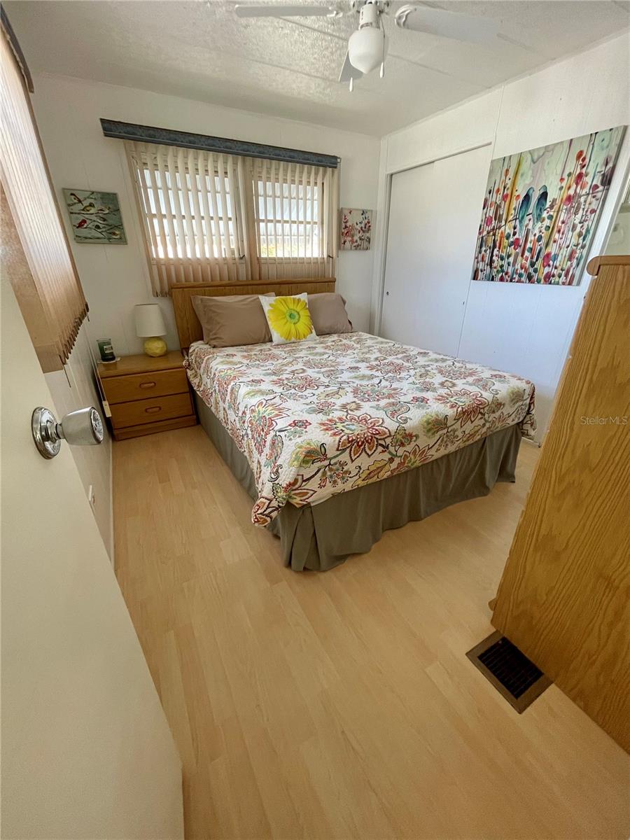 TB8353747 Property Photo