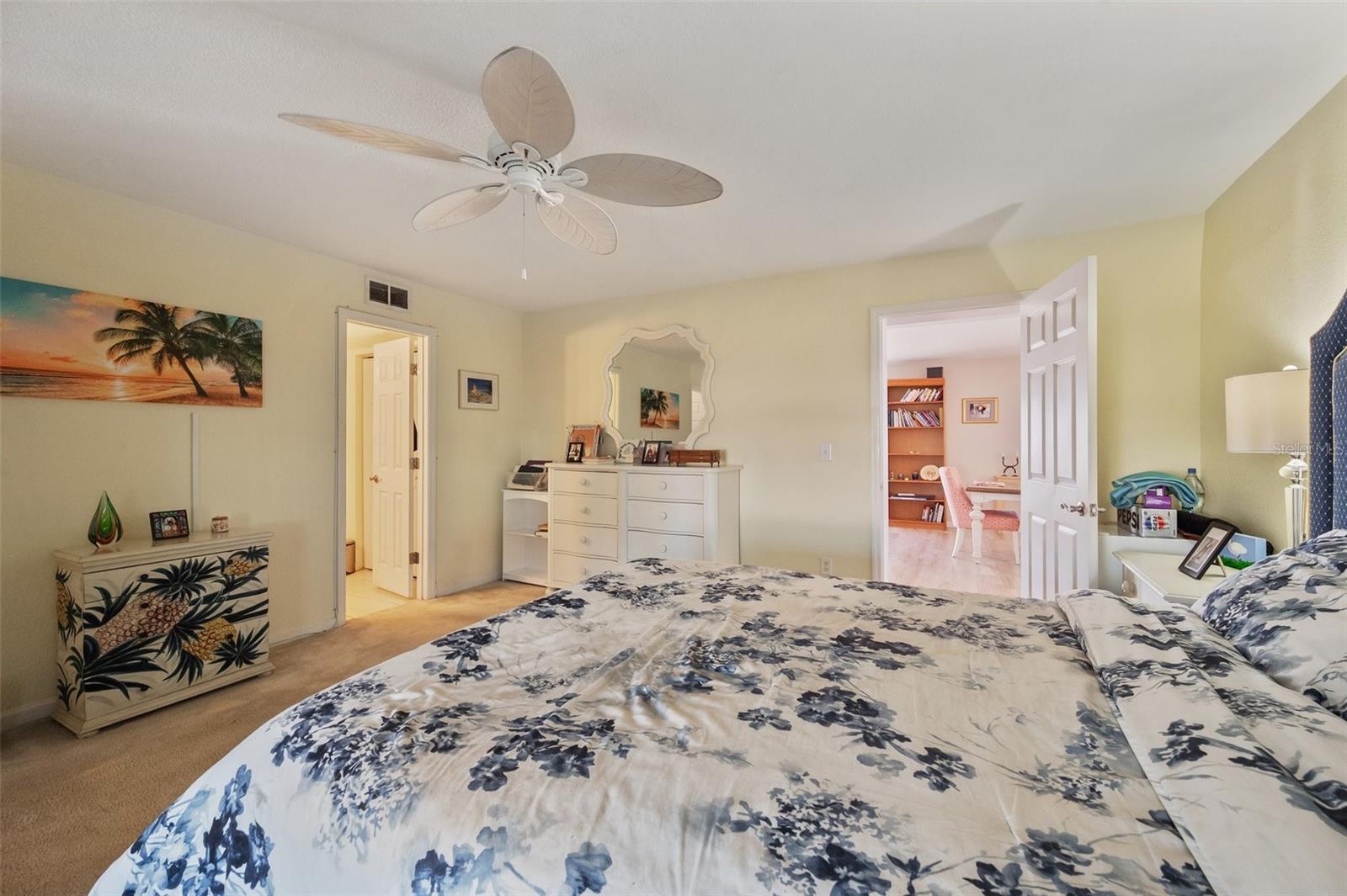 4842 COQUINA KEY DR SE #B, ST PETERSBURG, FL, 33705