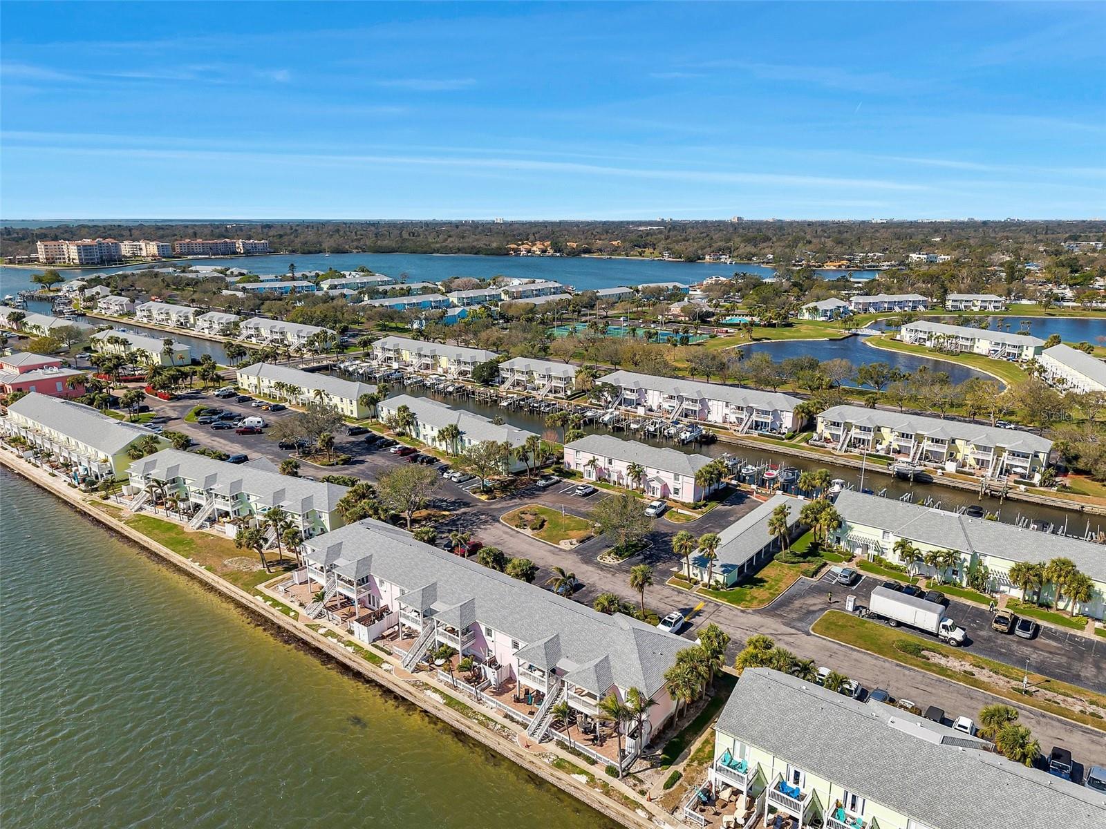 4842 COQUINA KEY DR SE #B, ST PETERSBURG, FL, 33705