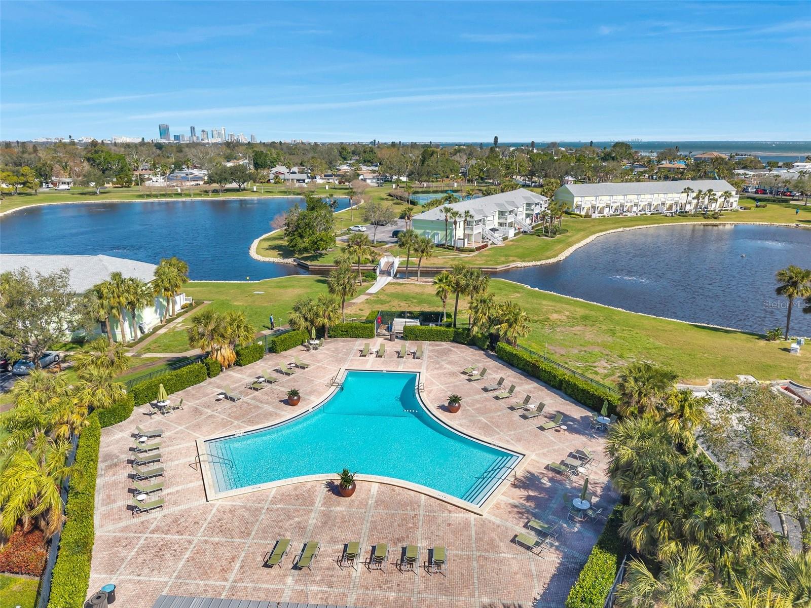 4842 COQUINA KEY DR SE #B, ST PETERSBURG, FL, 33705