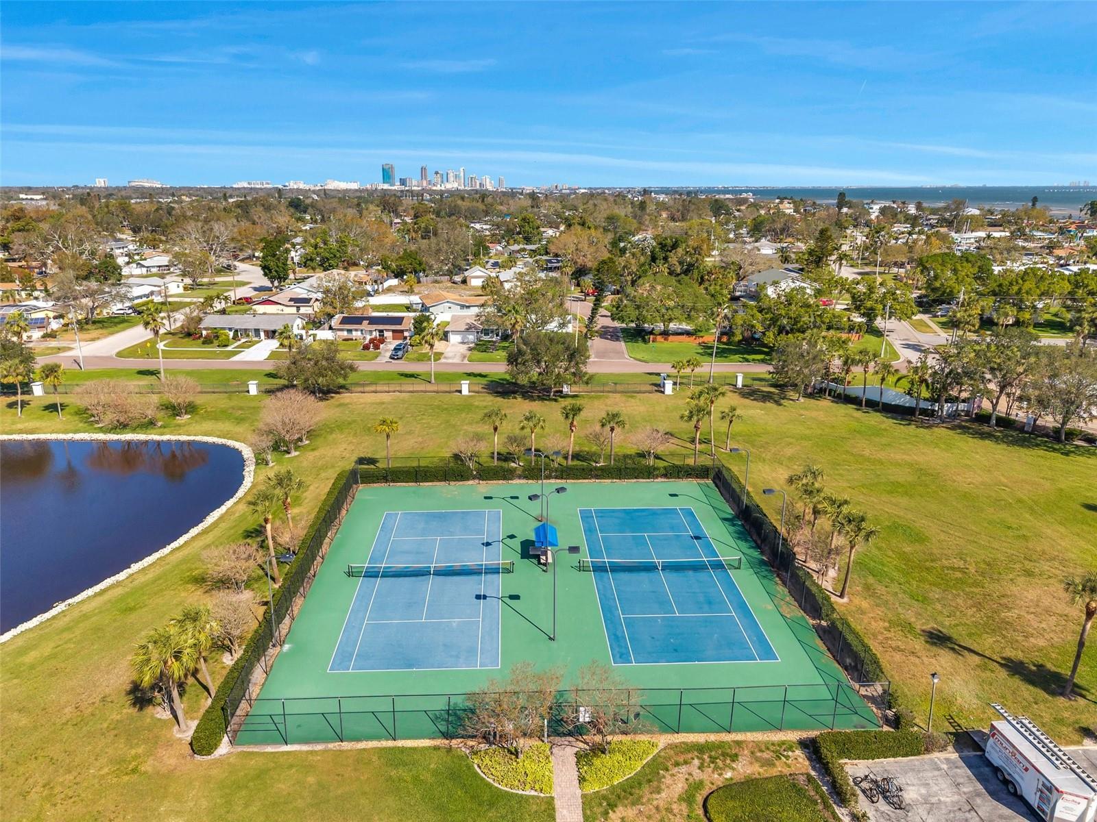 4842 COQUINA KEY DR SE #B, ST PETERSBURG, FL, 33705
