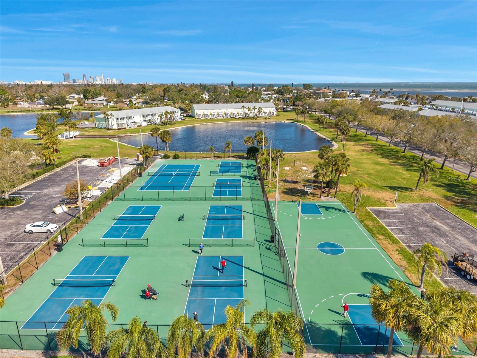 4842 COQUINA KEY DR SE #B, ST PETERSBURG, FL, 33705