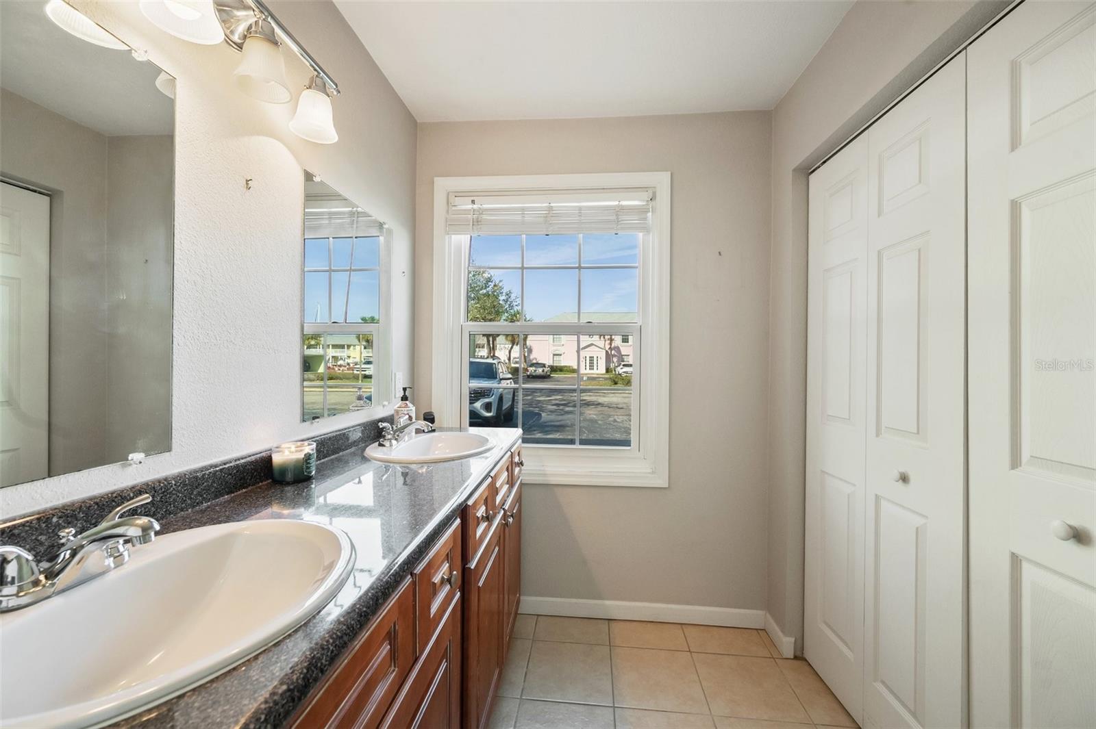 4842 COQUINA KEY DR SE #B, ST PETERSBURG, FL, 33705
