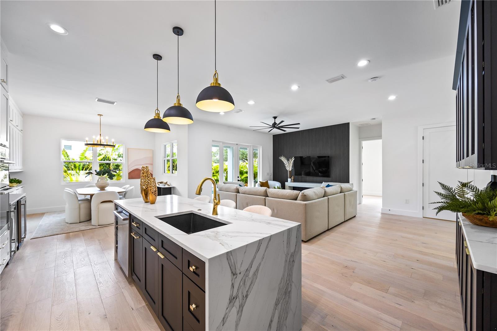 3601 W PLATT ST, TAMPA, FL, 33609