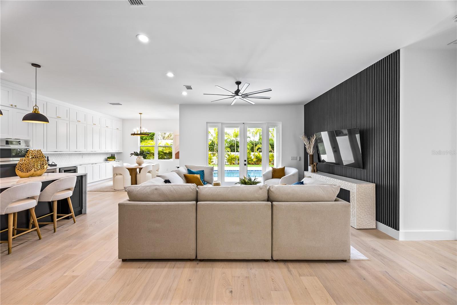 3601 W PLATT ST, TAMPA, FL, 33609