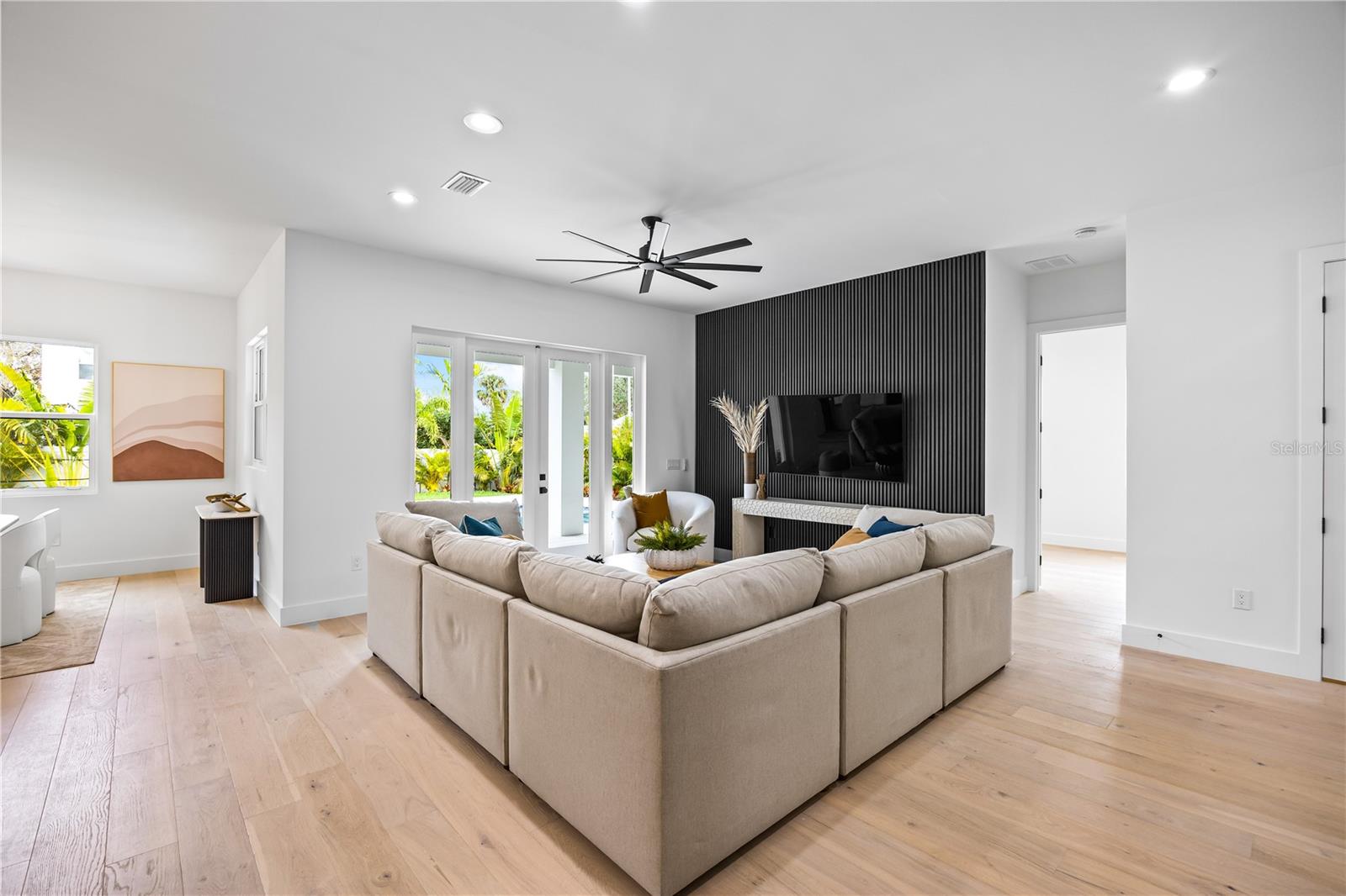 3601 W PLATT ST, TAMPA, FL, 33609