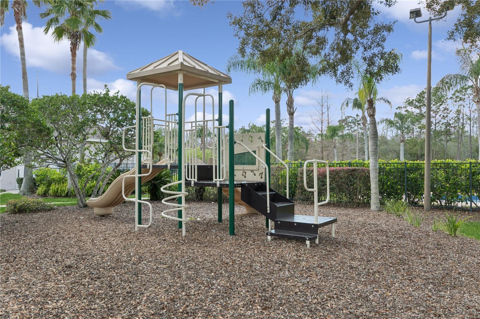 2582 GREENWILLOW DR, ORLANDO, FL, 32825