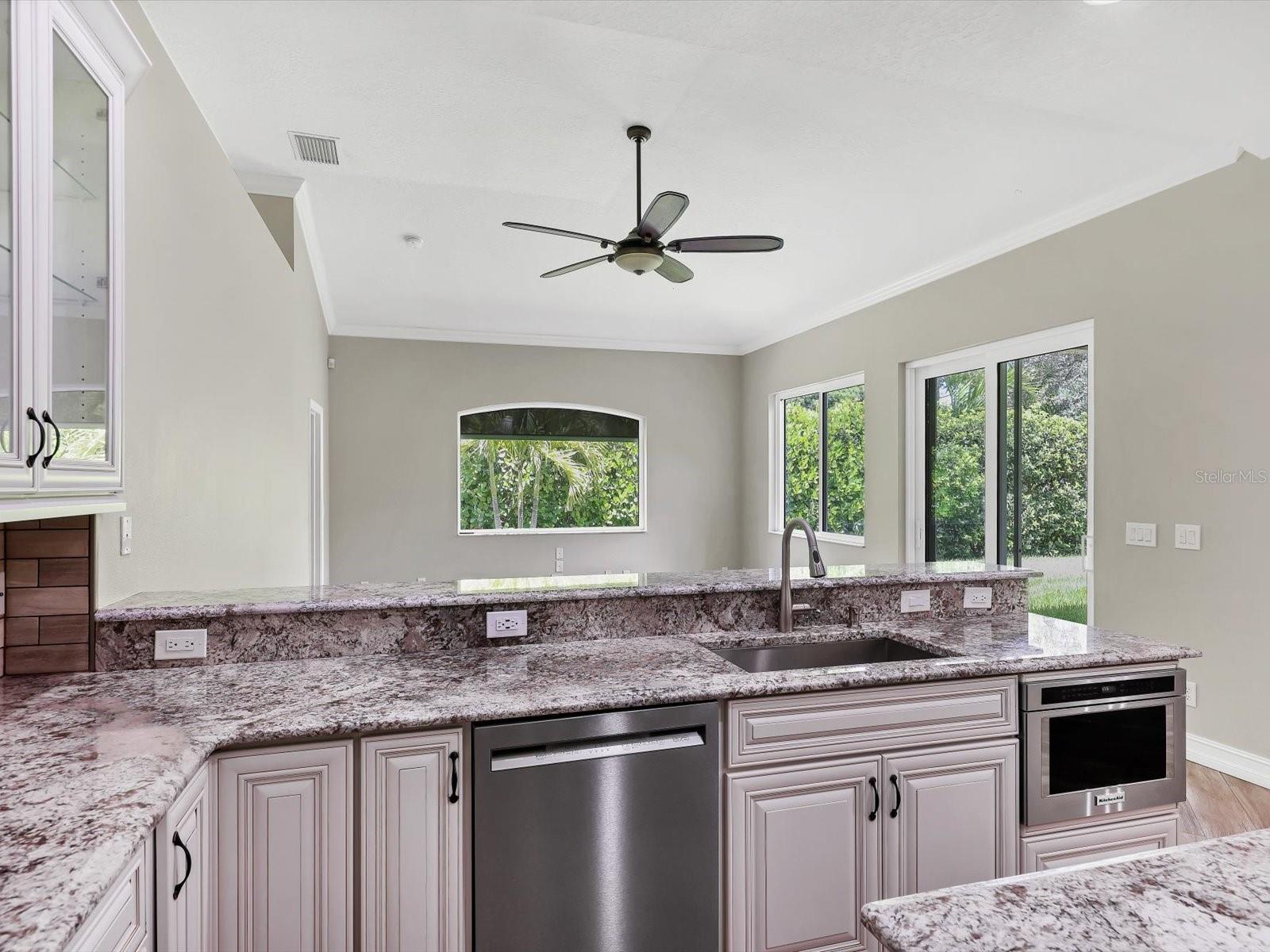 7723 HEYWARD CIR, UNIVERSITY PARK, FL, 34201