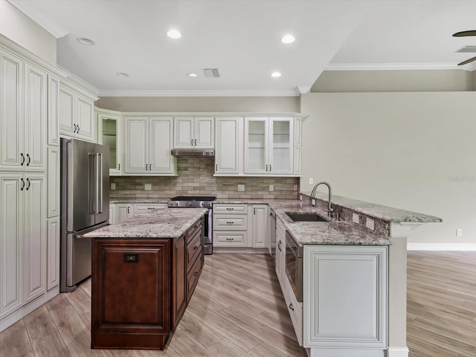 7723 HEYWARD CIR, UNIVERSITY PARK, FL, 34201