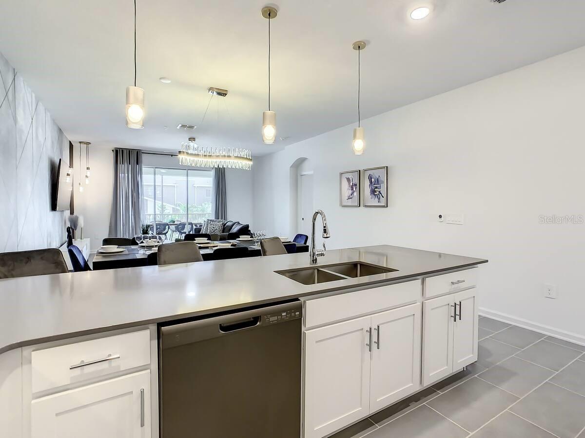 8853 CABOT CLIFFS DR #104, DAVENPORT, FL, 33896