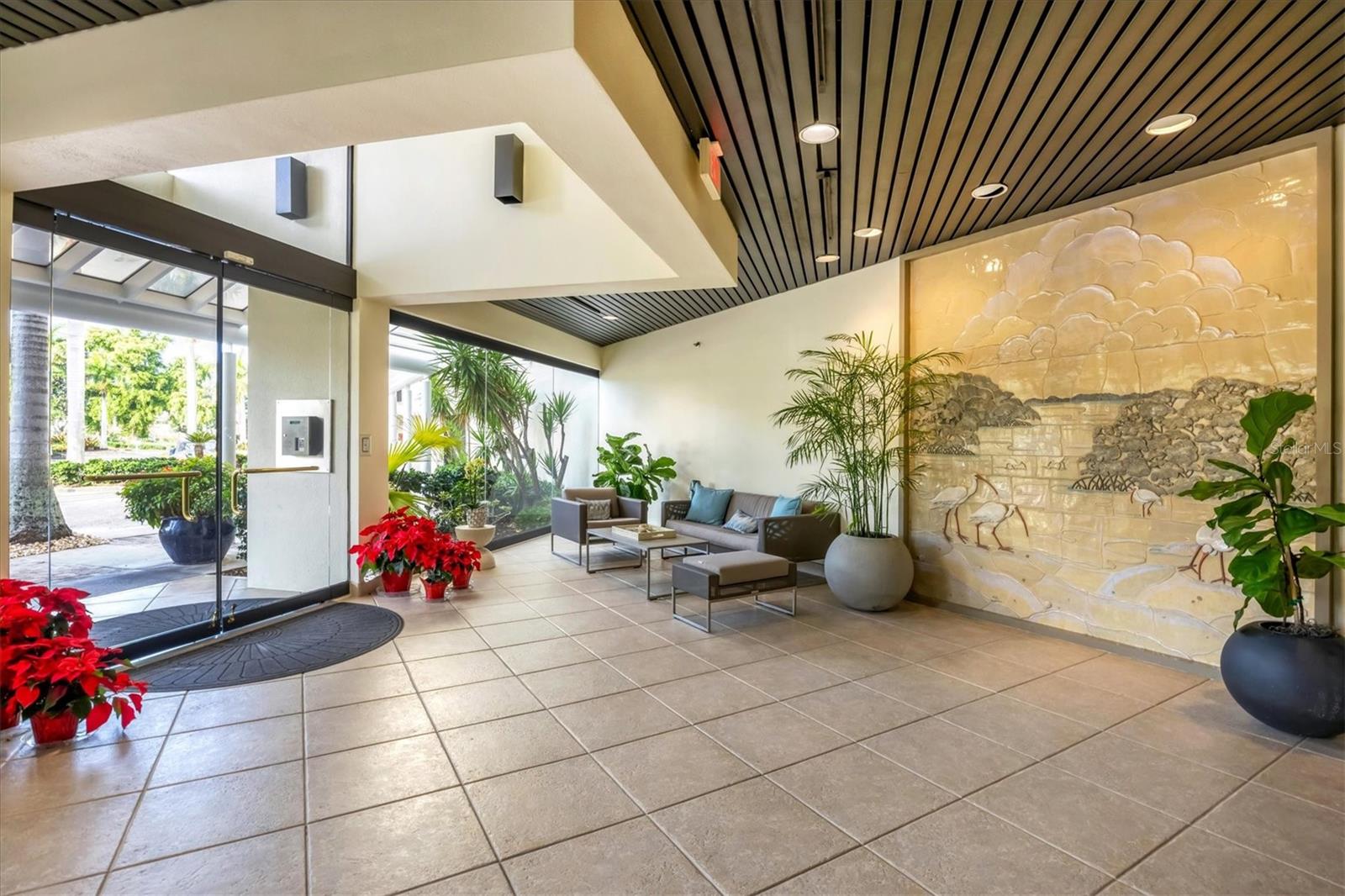 1930 HARBOURSIDE DR #134, LONGBOAT KEY, FL, 34228