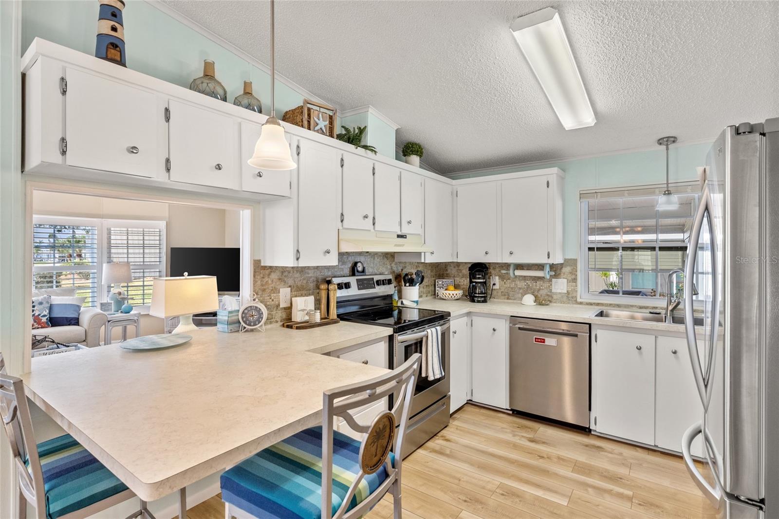 273 AVENUE OF QUEENS, NOKOMIS, FL, 34275