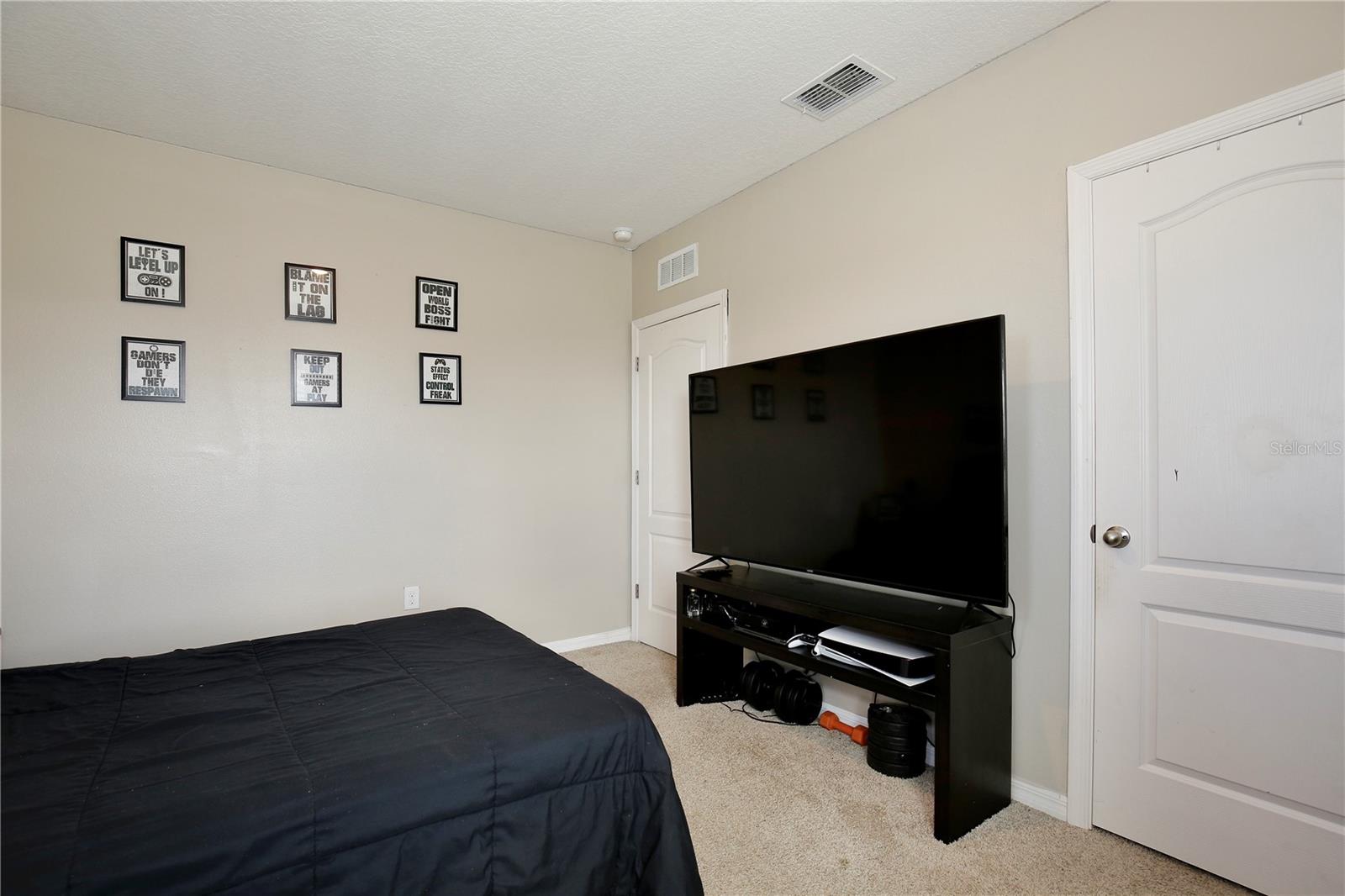 411 LAZIO CIR, DEBARY, FL, 32713