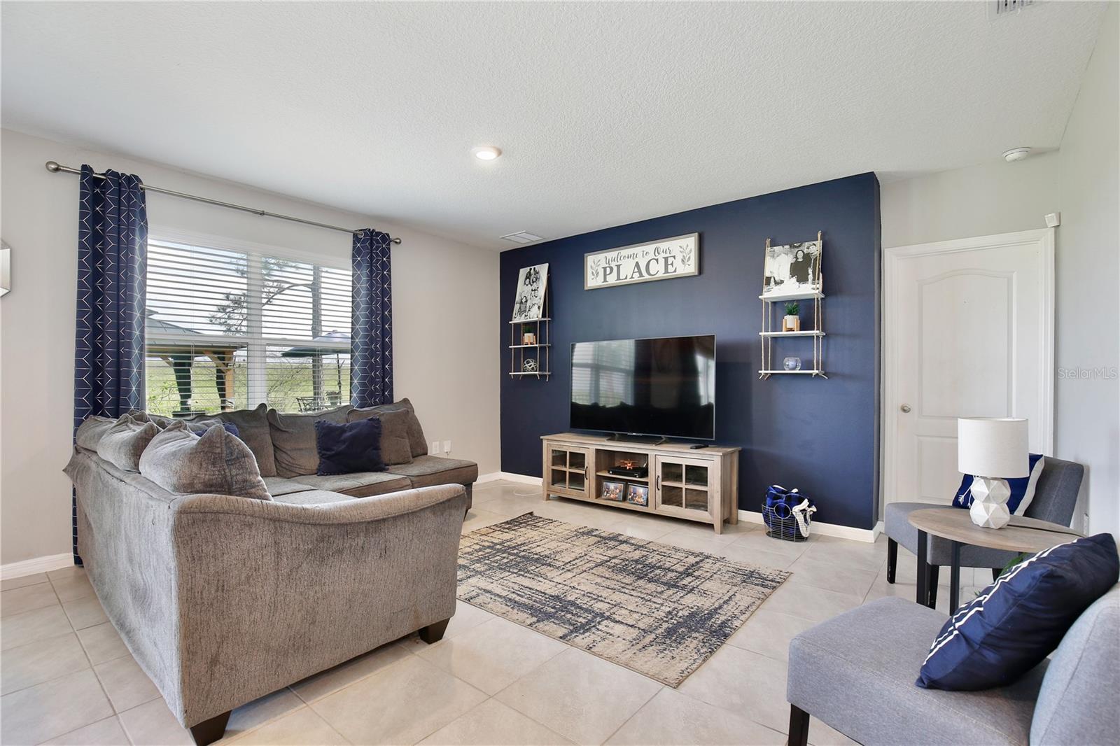 411 LAZIO CIR, DEBARY, FL, 32713