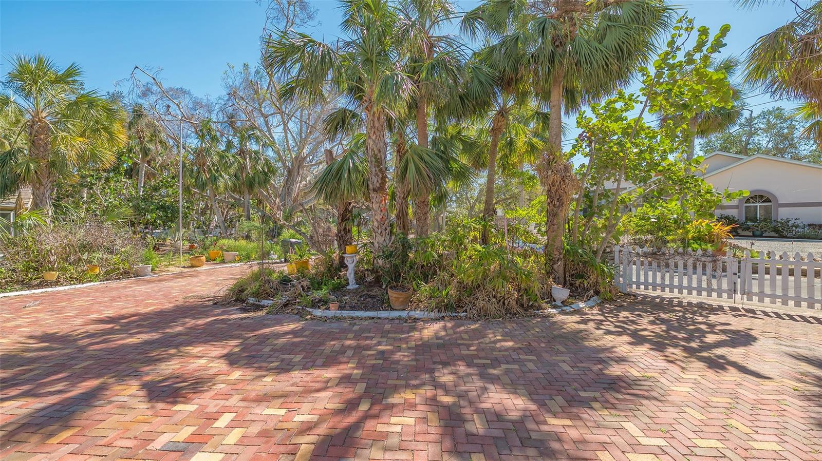 813 PLYMOUTH ST, SARASOTA, FL, 34242