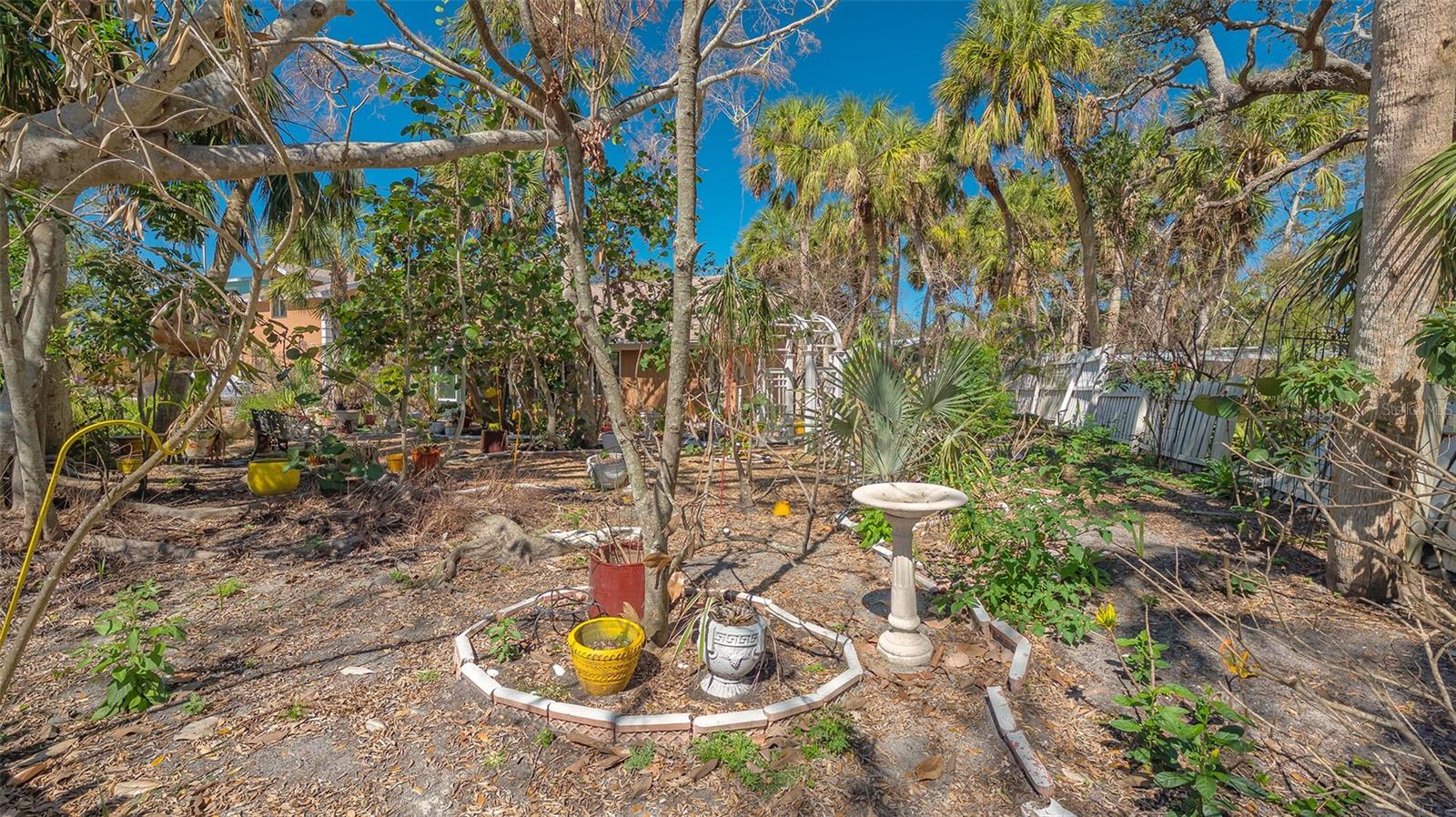 813 PLYMOUTH ST, SARASOTA, FL, 34242