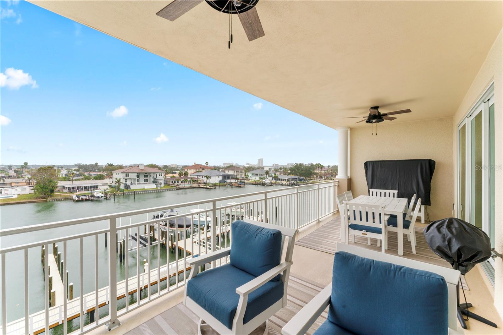 125 ISLAND WAY #402, CLEARWATER BEACH, FL, 33767