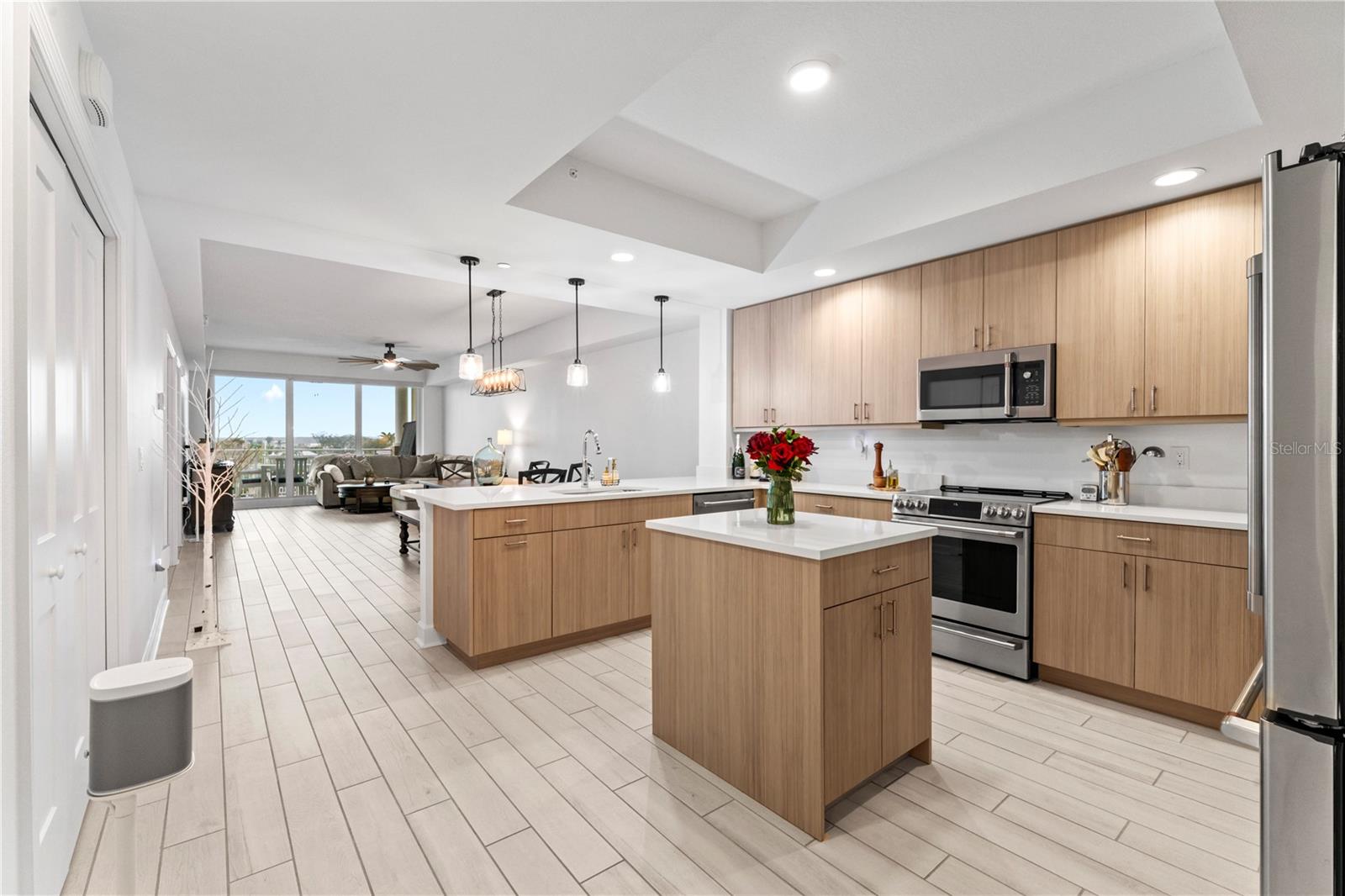 125 ISLAND WAY #402, CLEARWATER BEACH, FL, 33767