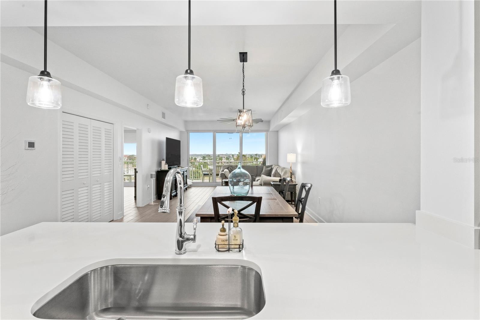 125 ISLAND WAY #402, CLEARWATER BEACH, FL, 33767